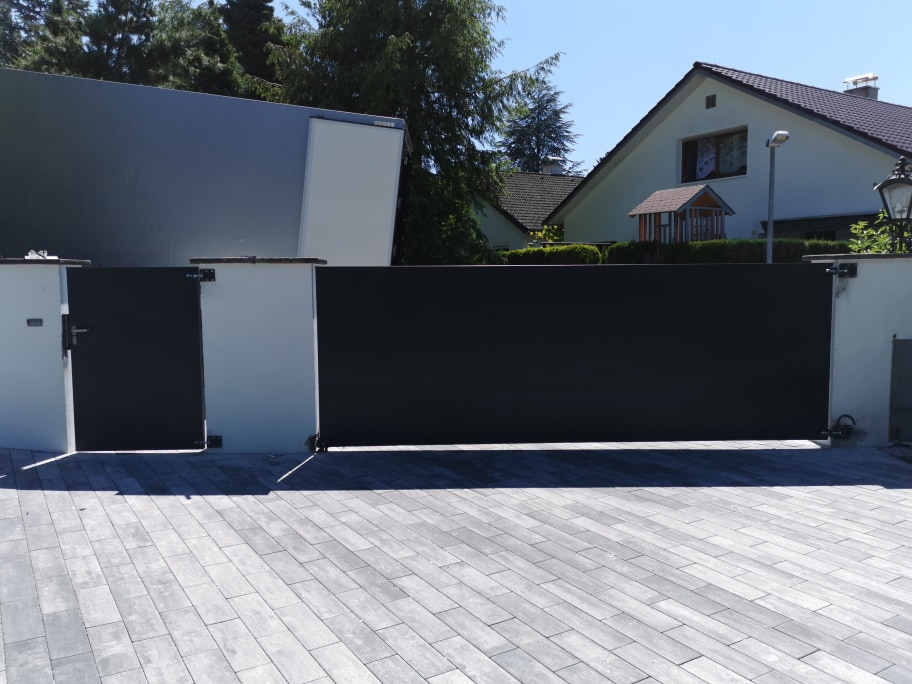 AquaLOCK Door